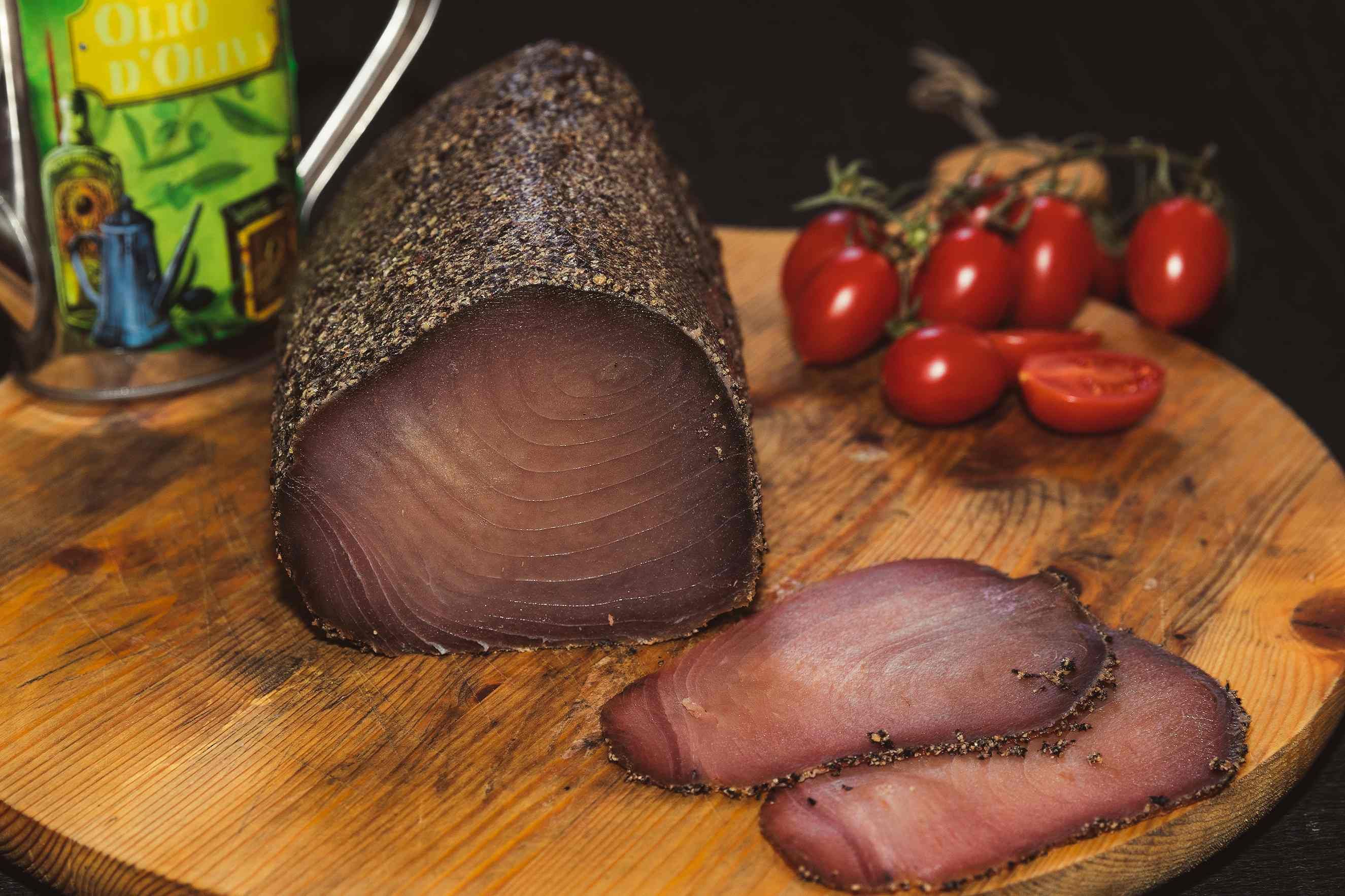 Bresaola di tonno pepata g. 500 